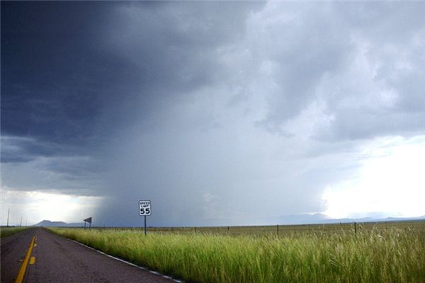 梦见暴风雨是什么意思