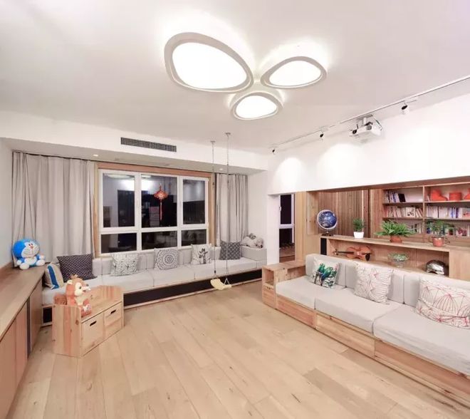 小户型客厅“显大”设计有沙发和茶几要怎么布置