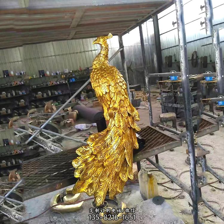 为啥要订做大型凤凰动物铜雕塑？安置大型凤凰动物铜雕塑的效用