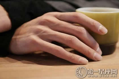 隆重推出
:男人手相图解大全，男人手相看哪只手