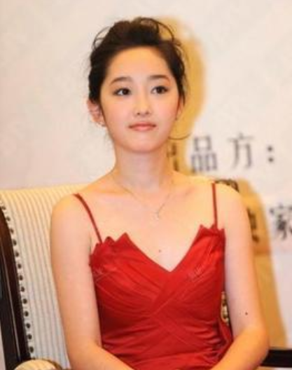 大揭秘
:曾被韩媒称为中国特级美人，神似雪莉，秒杀一众韩国女星