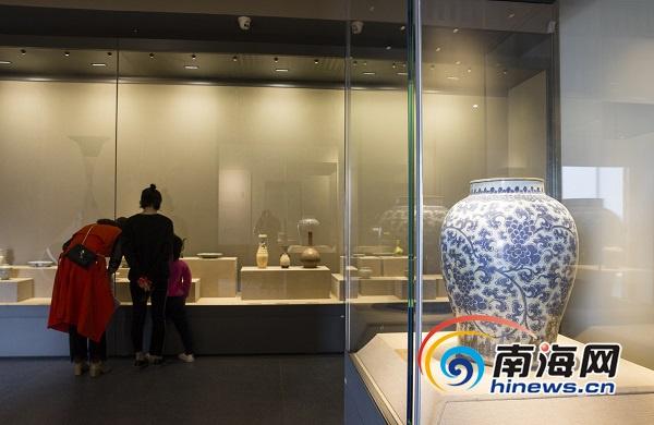 海南省民族博物馆重新对外开放 馆藏文物3.2万件套