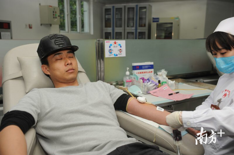 后悔莫及
:“恐龙血”孕妇有救了！献血者赶百里路到广州献血