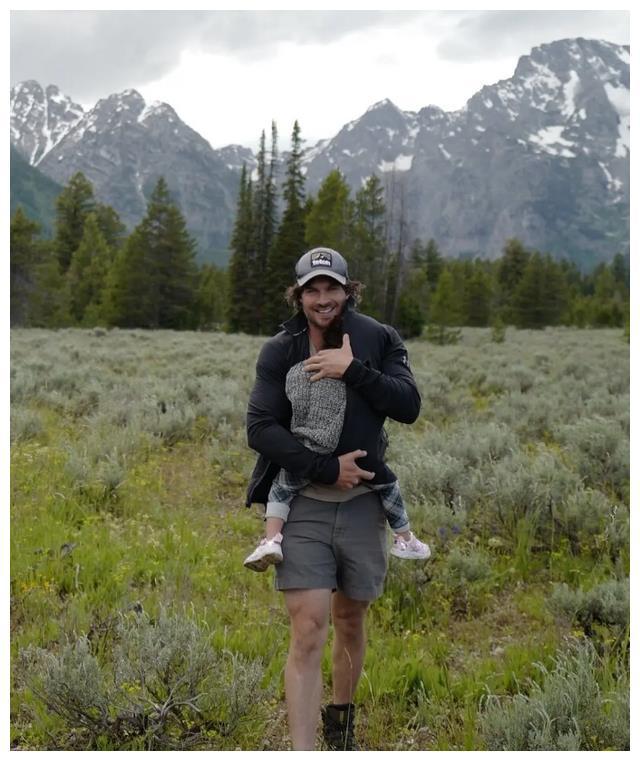 好莱坞女星不满圈内黑暗，选择退隐山林，过上农民生活！